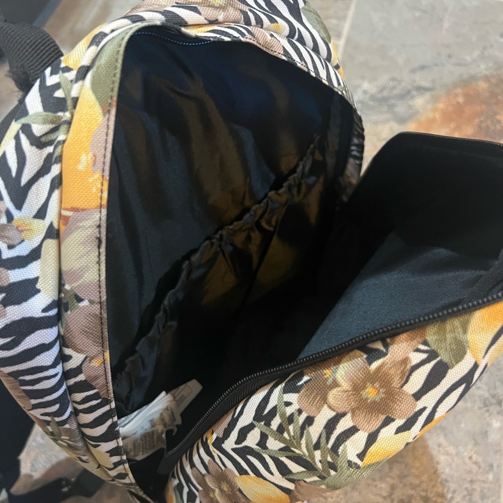 RVCA Backpack - Picture 6 of 9